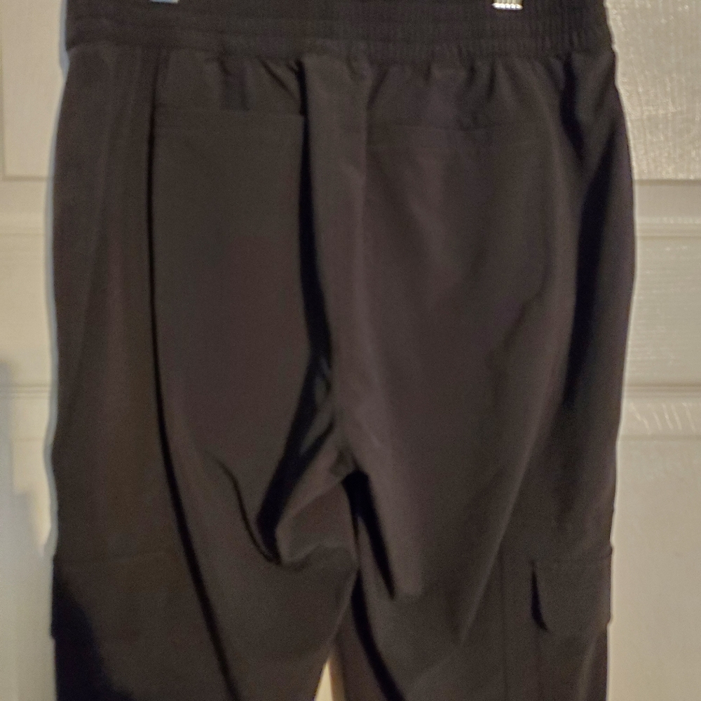 Athleta Solid Black Chelsea Cargo Pants 4, 6 - Picture 6 of 9